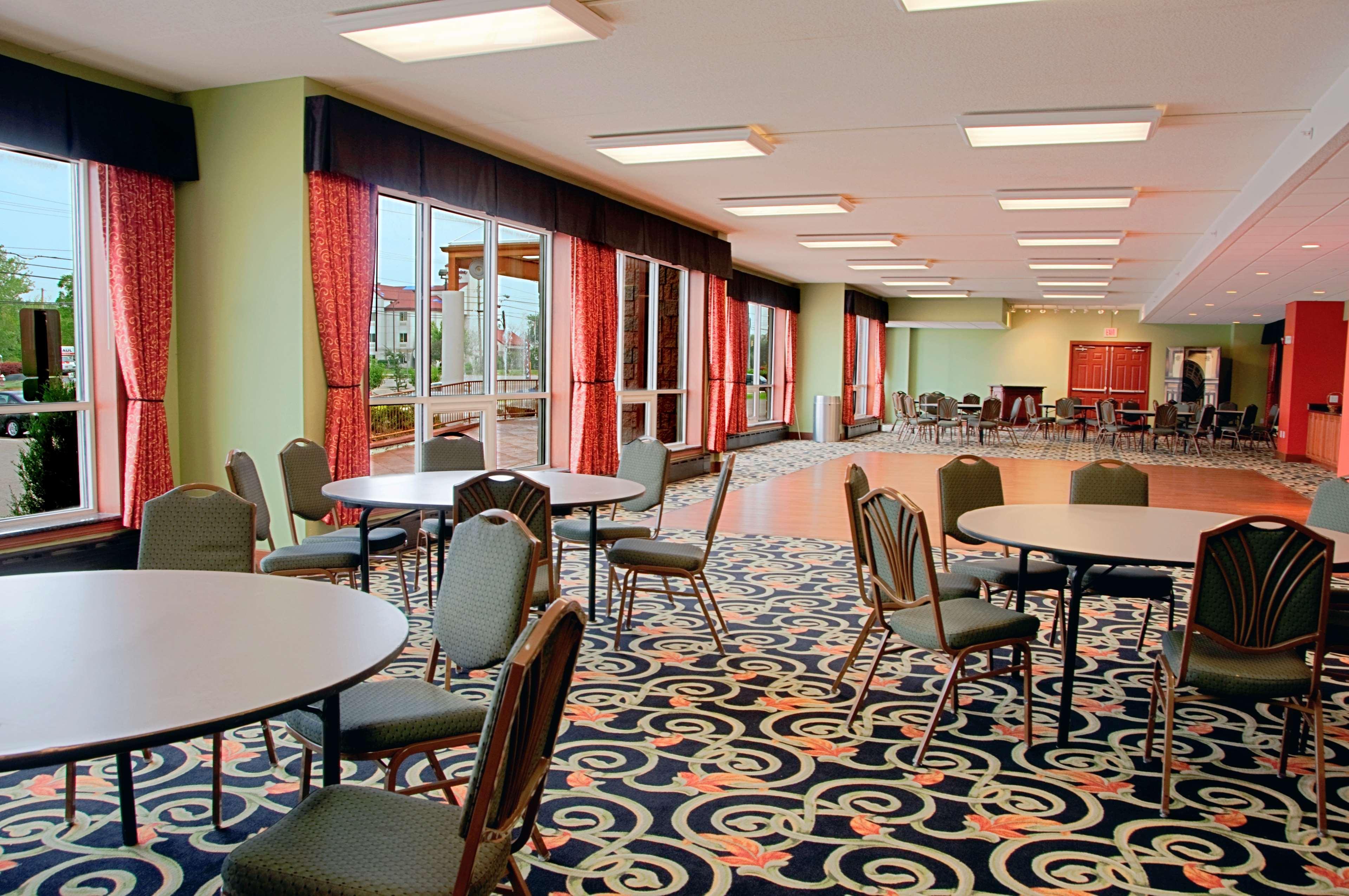 Best Western Plus Sandusky Hotel & Suites Exterior foto
